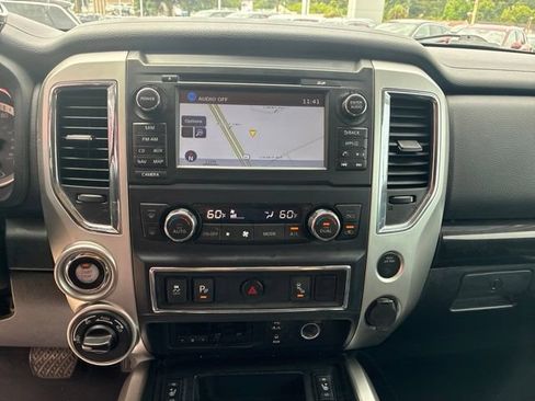 Used 2017 Nissan Titan SV AWD/4WD image 24