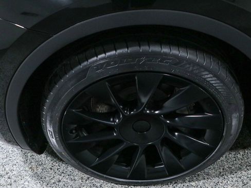 Used 2024 Tesla Model Y Long Range AWD/4WD image 11
