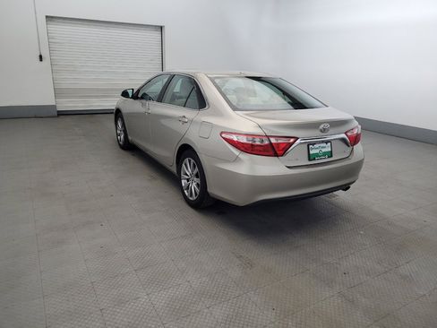 Used 2017 Toyota Camry XLE w/ Moonroof Package FWD image 5