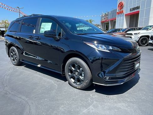 New 2026 Toyota Sienna XLE Woodland Edition AWD/4WD image 37