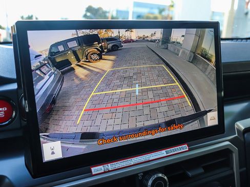 Certified 2025 Toyota Tacoma TRD Off-Road image 28