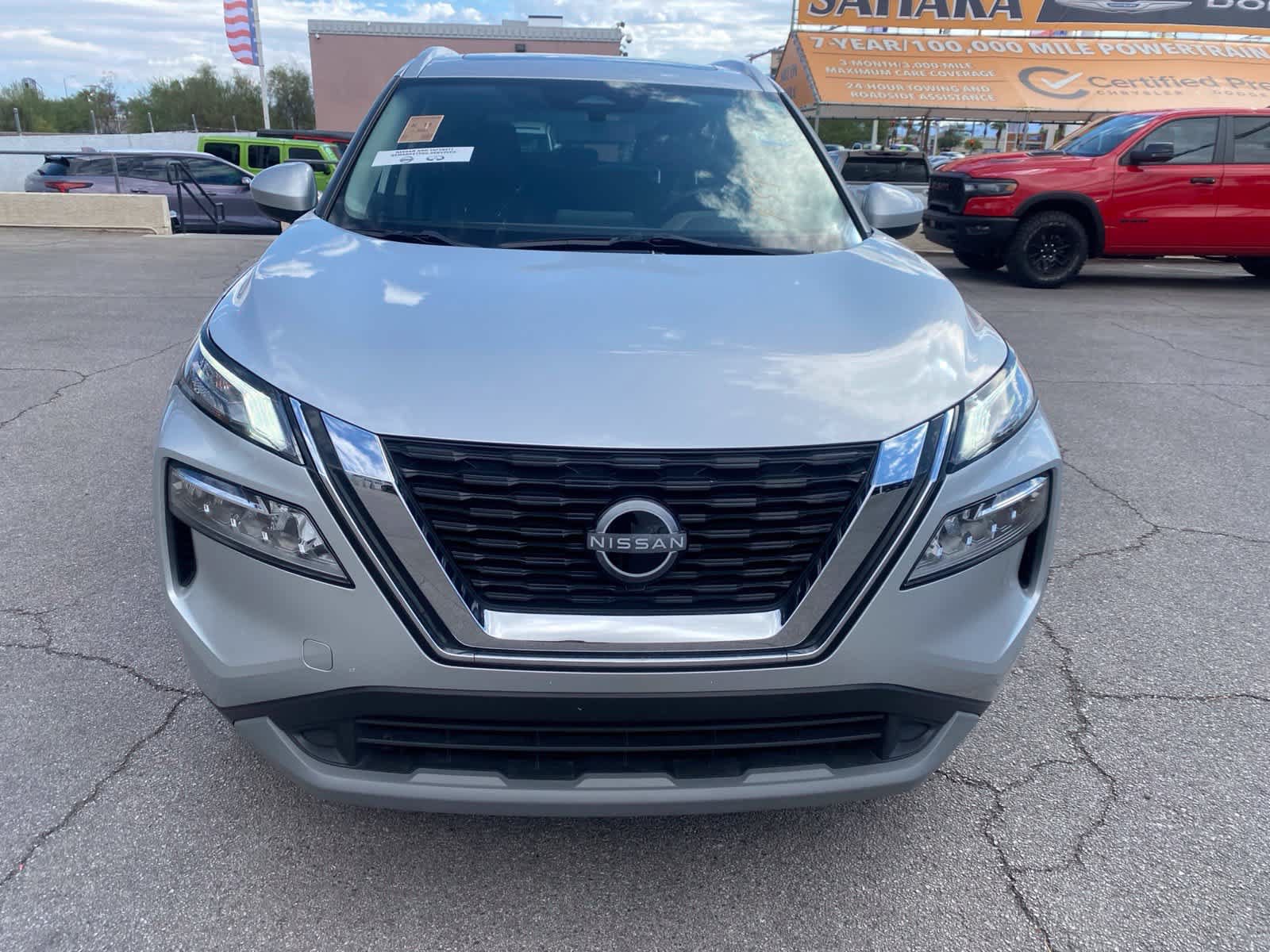 Used 2023 Nissan Rogue SV w/ SV Premium B Package AWD/4WD image 2