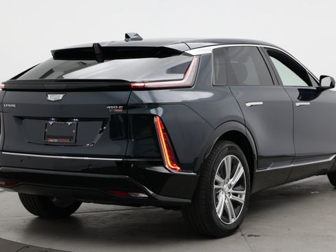 Used 2024 Cadillac Lyriq Tech RWD image 7