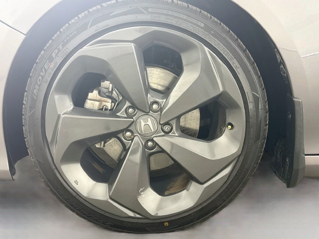 Used 2018 Honda Accord Touring image 37