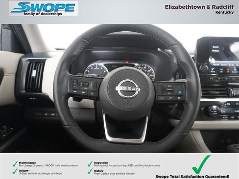 Used 2023 Nissan Pathfinder SL w/ Lighting Package (N92) AWD/4WD image 17