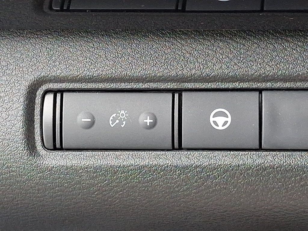 Used 2024 Nissan Pathfinder SV AWD/4WD image 27