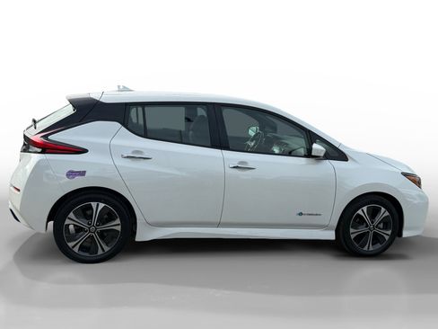 Used 2019 Nissan Leaf SV w/ SV All Weather Package image 6