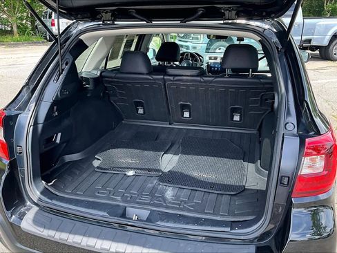 Used 2018 Subaru Outback 3.6R Limited AWD/4WD image 33