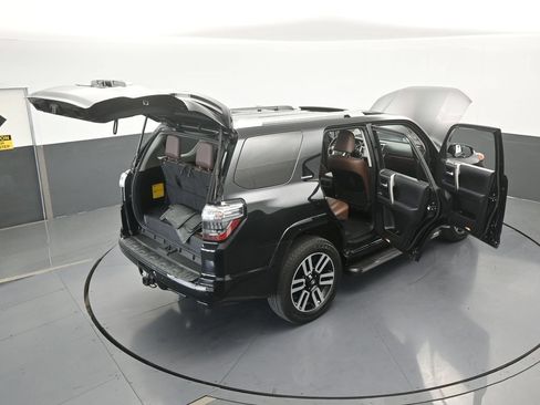 Used 2022 Toyota 4Runner Limited AWD/4WD image 32