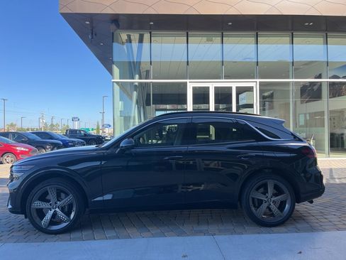 Used 2025 Genesis GV70 3.5T Sport w/ Sport Prestige Package image 8