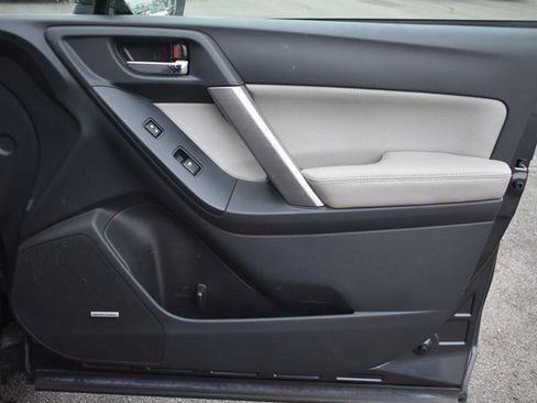 Used 2015 Subaru Forester 2.5i Touring w/ Eyesight & Navigation System image 45