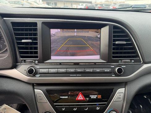 Used 2018 Hyundai Elantra SEL FWD image 24