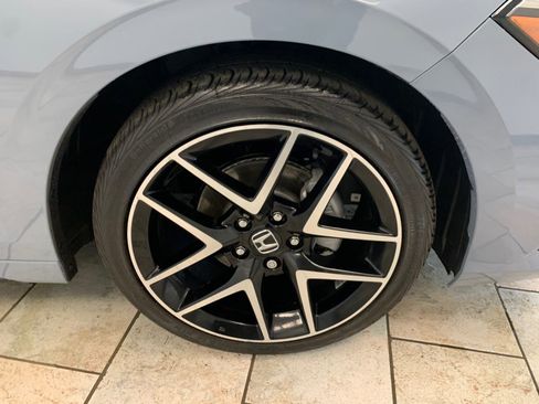 Used 2023 Honda Civic Sport Touring image 9