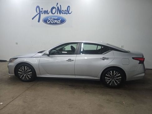 Used 2023 Nissan Altima 2.5 SV FWD image 26