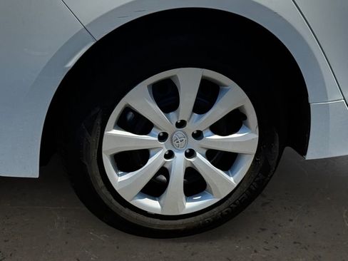 Used 2025 Toyota Corolla LE FWD image 9
