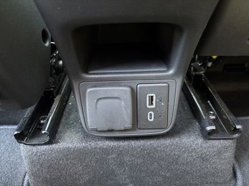 Used 2025 Chevrolet TrailBlazer LT w/ Convenience Package FWD image 34