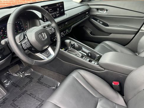 Used 2025 Honda Accord Touring image 10