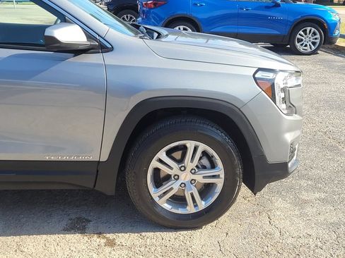 Used 2024 GMC Terrain SLE AWD/4WD image 6