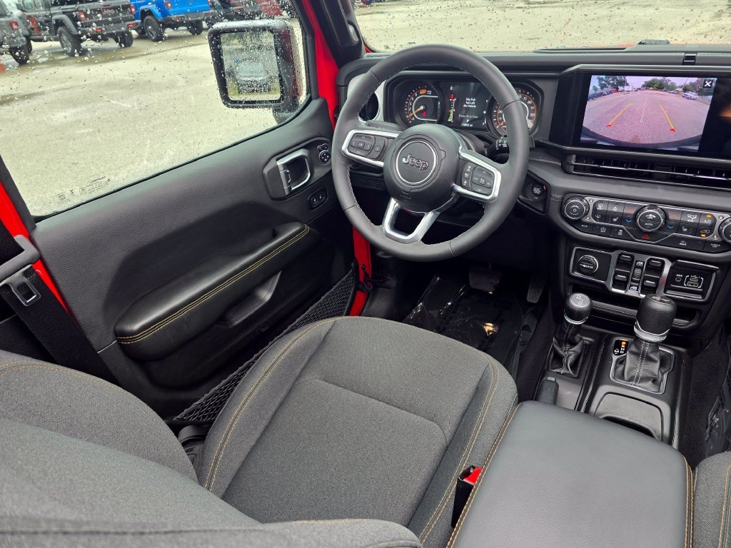 Used 2026 Jeep Wrangler Unlimited Sahara AWD/4WD image 35