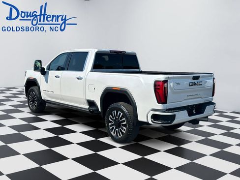 Used 2024 GMC Sierra 2500 Denali Ultimate AWD/4WD image 3