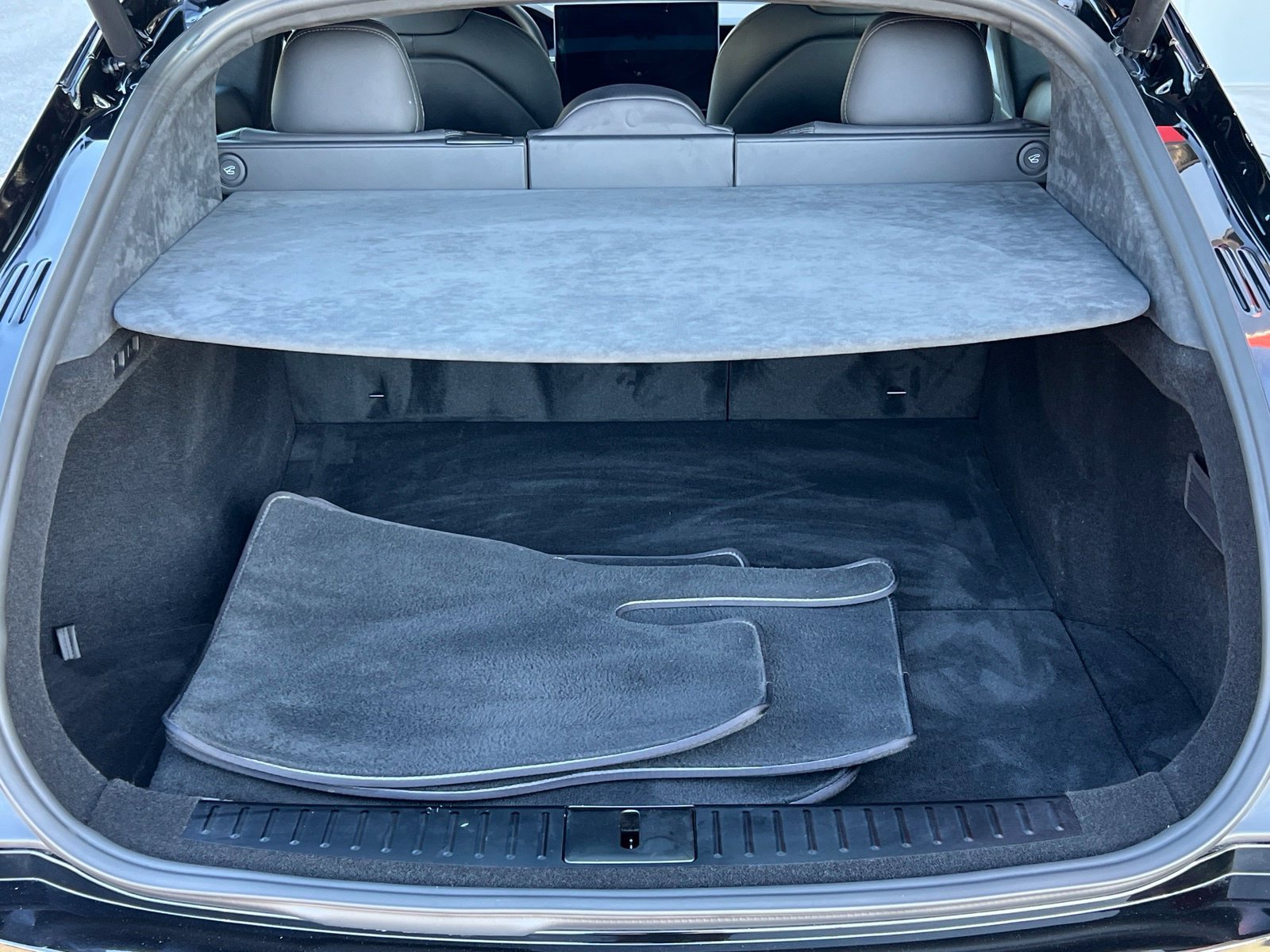 Used 2025 Tesla Model S AWD/4WD image 32
