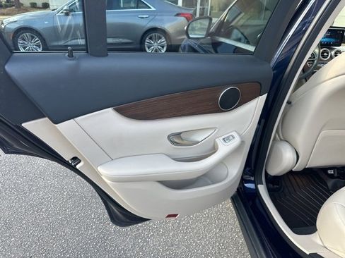 Used 2021 Mercedes-Benz GLC 300 GLC 300 w/ Premium Package image 10