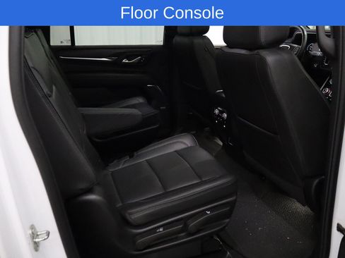Used 2024 GMC Yukon XL Denali AWD/4WD image 25