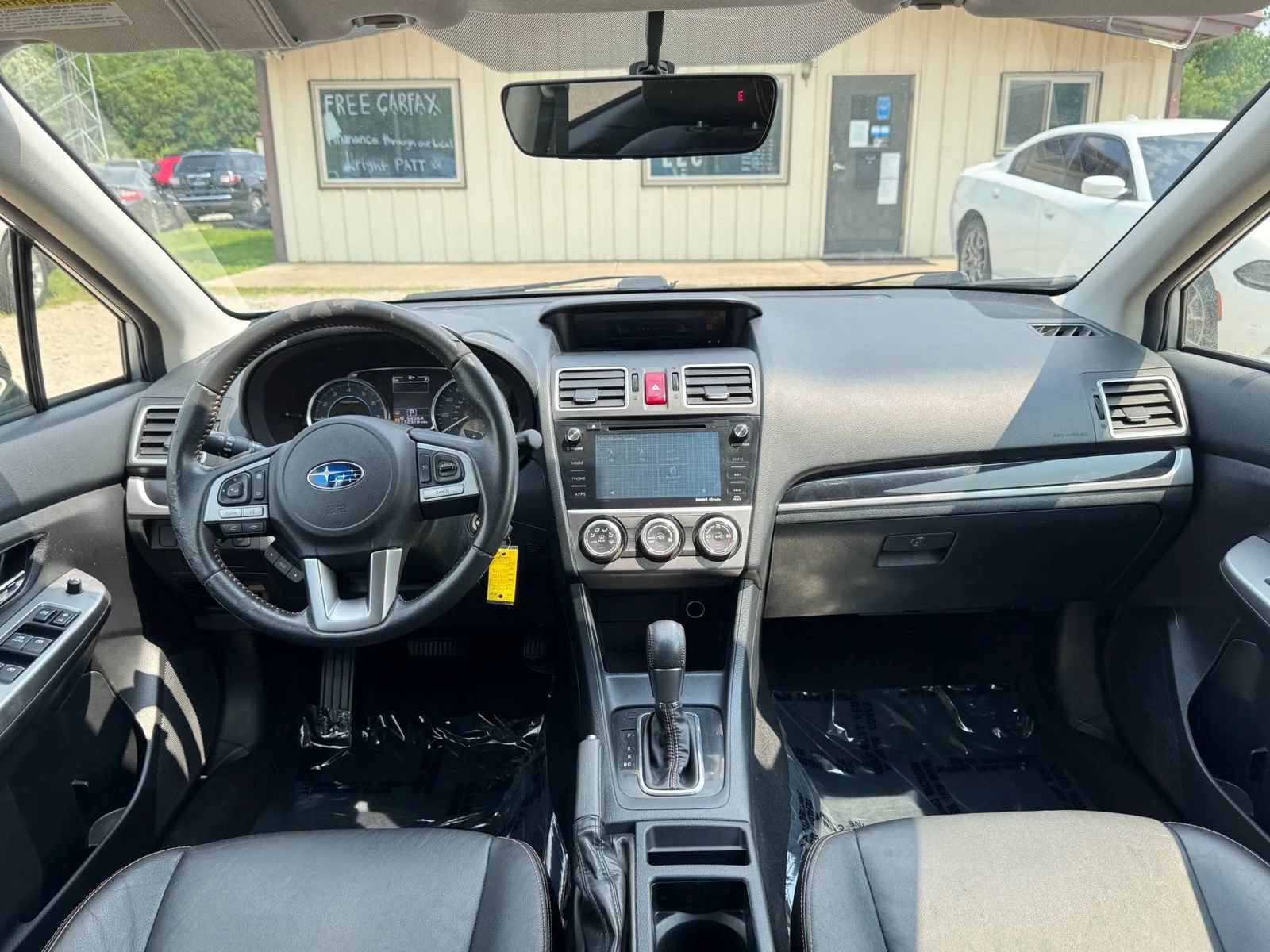 Used 2017 Subaru Crosstrek 2.0i Limited w/ Popular Package #2 AWD/4WD image 2