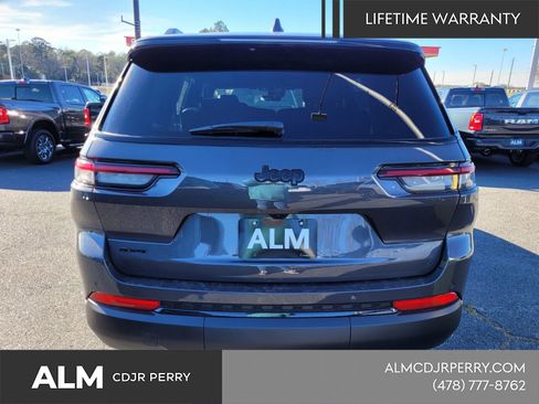 New 2025 Jeep Grand Cherokee L Altitude image 11