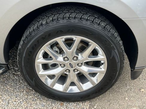 Used 2020 Ford Expedition XLT w/ Equipment Group 202A image 9