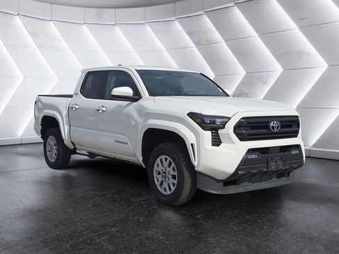 Used 2024 Toyota Tacoma SR5 image 1