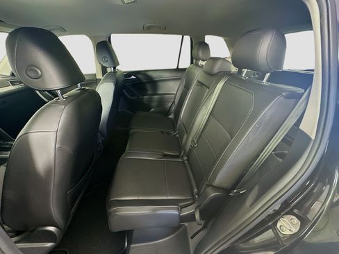 Used 2020 Volkswagen Tiguan SE FWD image 26