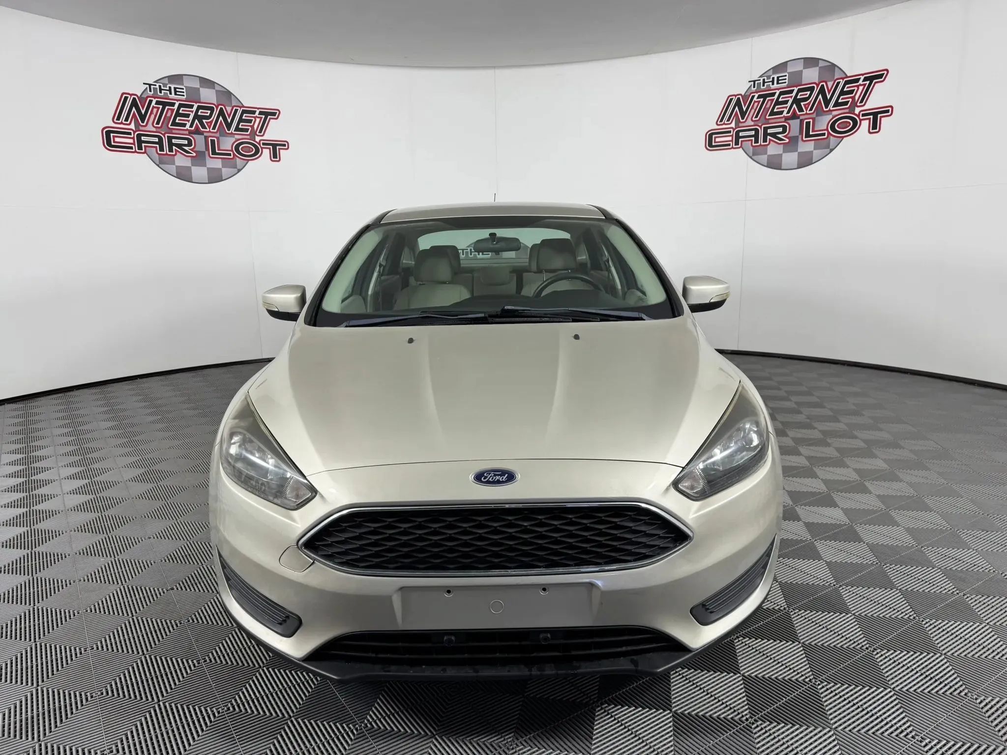Used 2017 Ford Focus SE FWD image 2