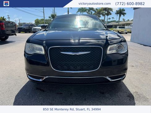 Used 2017 Chrysler 300 Limited AWD/4WD image 8