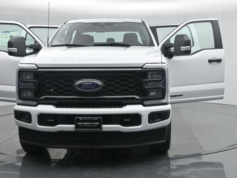 Used 2024 Ford F250 XL w/ STX Appearance Package AWD/4WD image 32