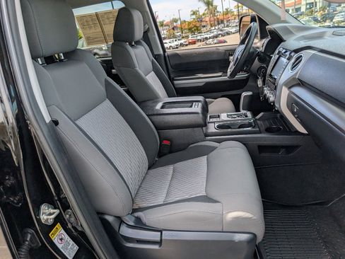 Used 2017 Toyota Tundra SR5 w/ SR5 Upgrade Package AWD/4WD image 8