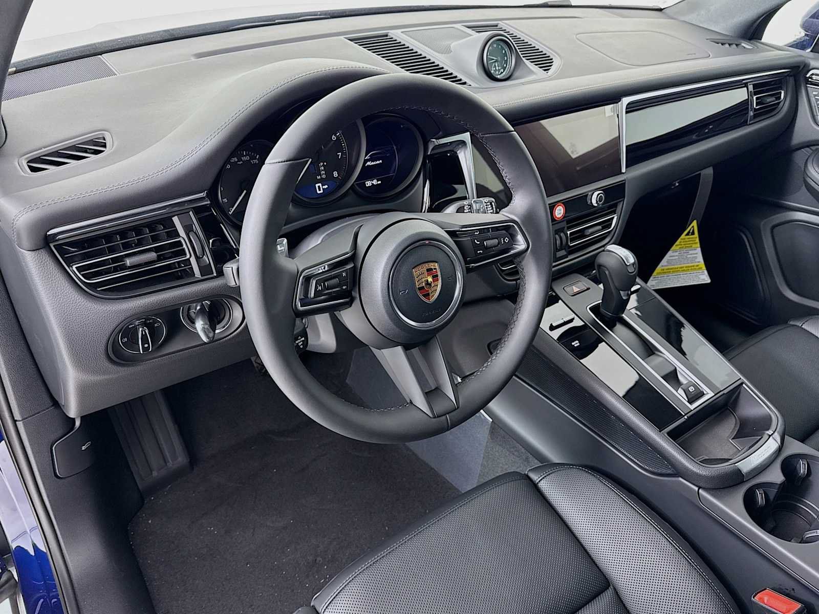Used 2026 Porsche Macan AWD/4WD image 4