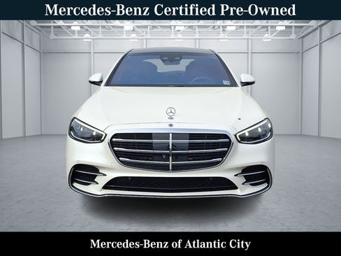 Used 2023 Mercedes-Benz S 580 4MATIC Sedan image 2