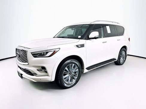 Used 2024 INFINITI QX80 Luxe w/ Cargo Package image 3