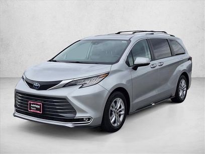 Certified 2022 Toyota Sienna Limited