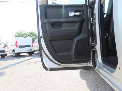 Used 2018 RAM 1500 Laramie RWD image 34