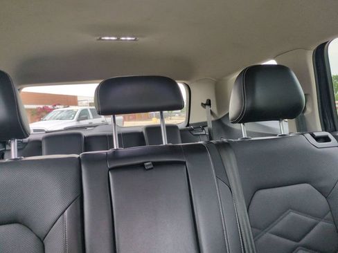 Used 2024 Volkswagen Atlas SE FWD image 33