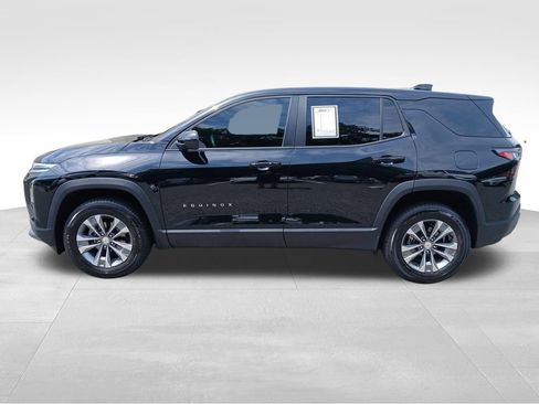Used 2025 Chevrolet Equinox LT AWD/4WD image 3