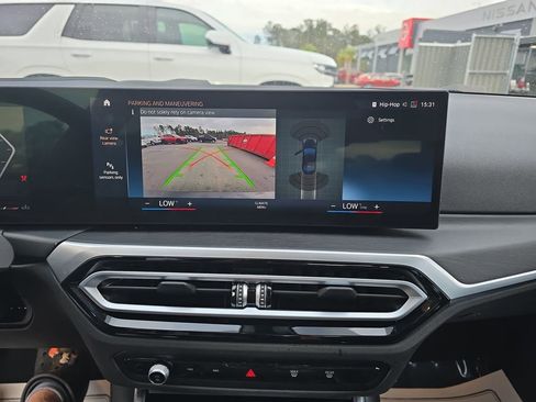 Used 2023 BMW 330i xDrive Sedan w/ Premium Package image 27