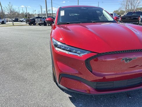 Used 2022 Ford Mustang Mach-E Select image 8