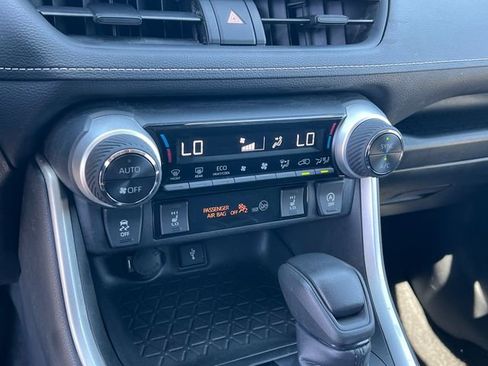 Used 2021 Toyota RAV4 XLE w/ Convenience Package image 32