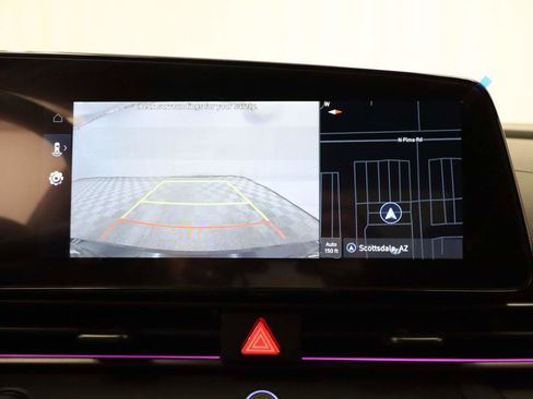 Used 2025 Hyundai Elantra SEL FWD image 11