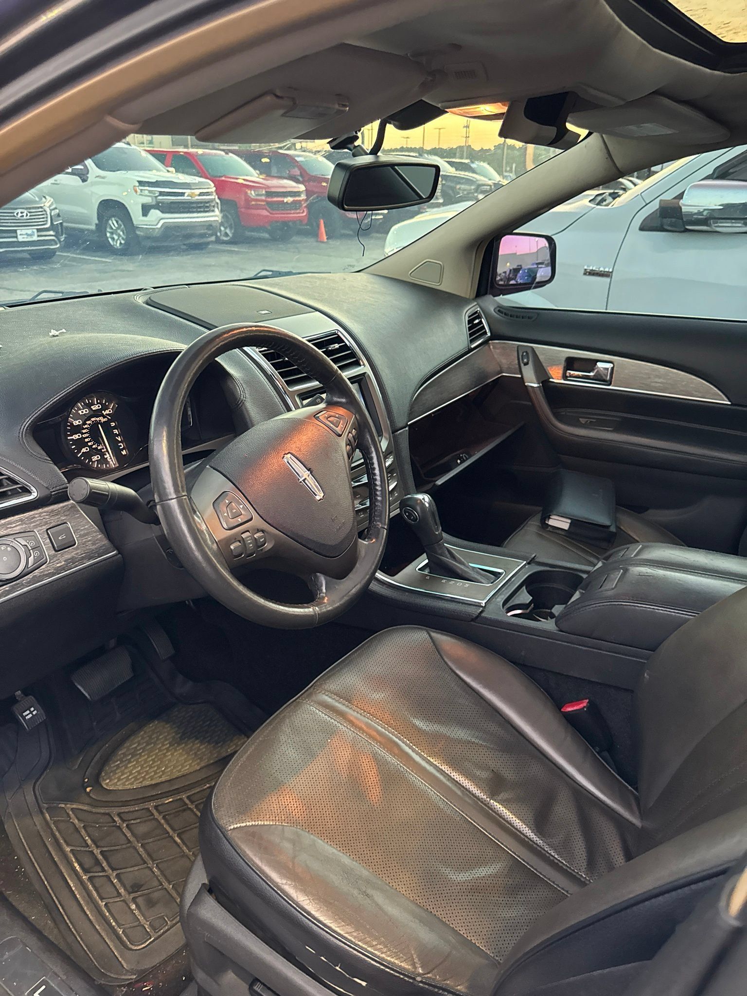 Used 2011 Lincoln MKX 2WD w/ 102A Rapid Spec Order Code image 5