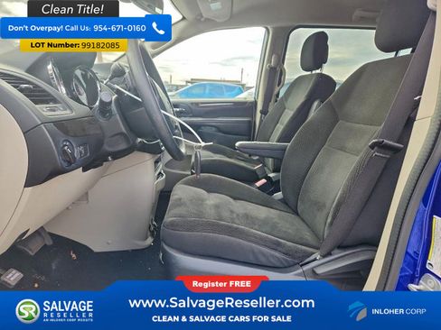 Used 2019 Dodge Grand Caravan SE w/ UConnect Hands-Free Group image 9