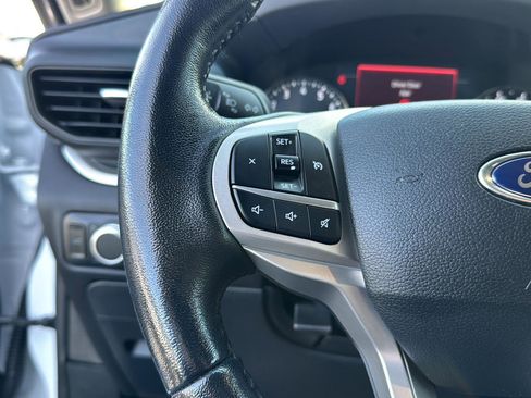 Used 2021 Ford Explorer XLT image 18